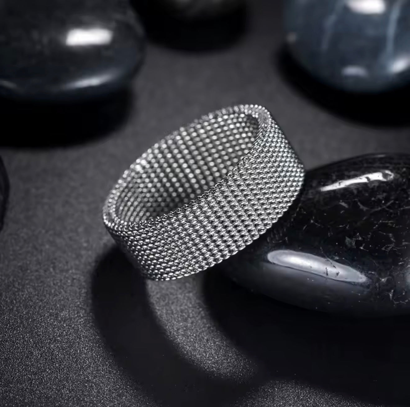 Apple Milanese Titan Milano Armband + Elastischer Titan Ring Unisex Set