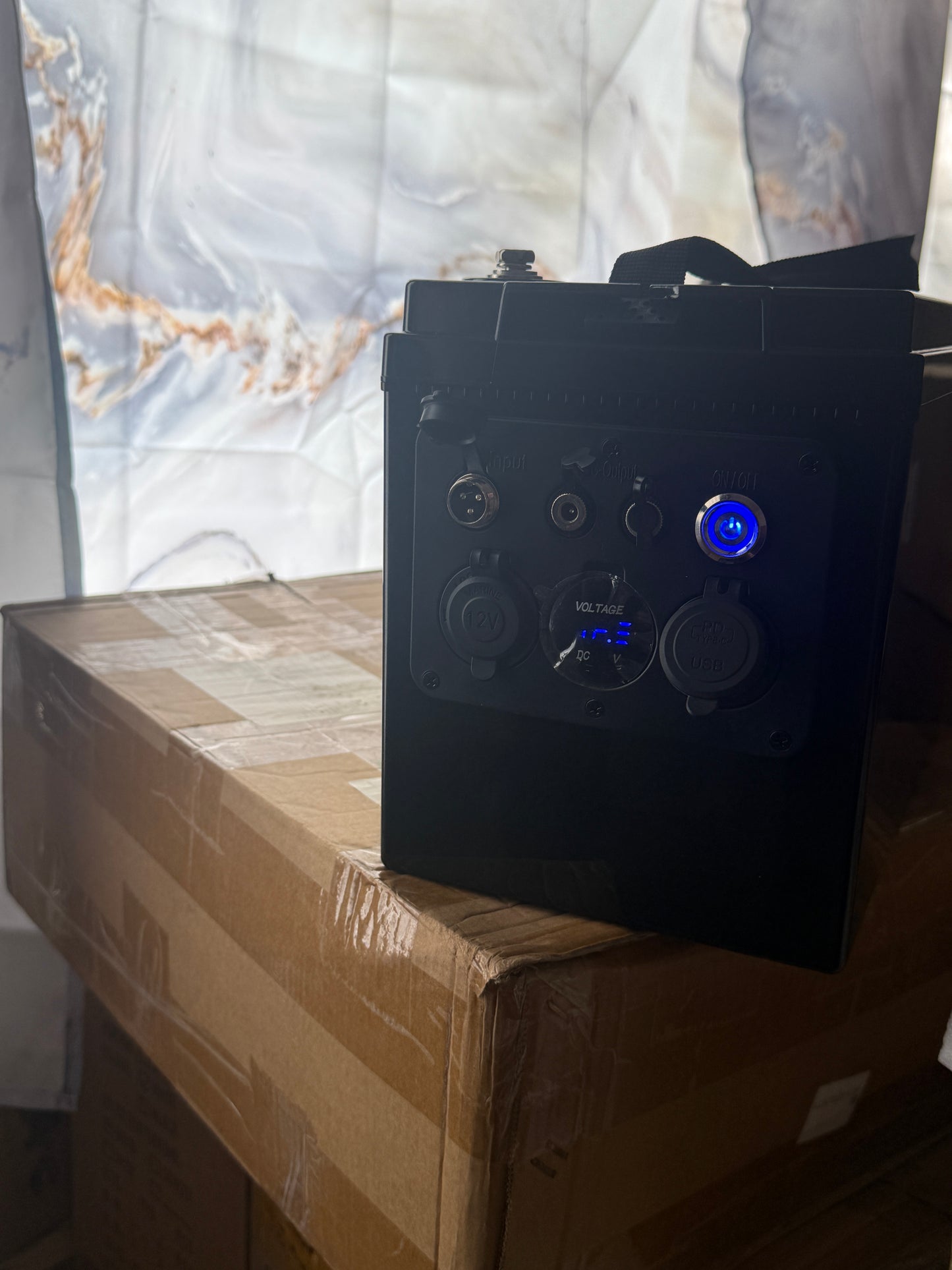 12,8V 150Ah LiFePO4 Batterie mit USB, PD, QC & LED Display