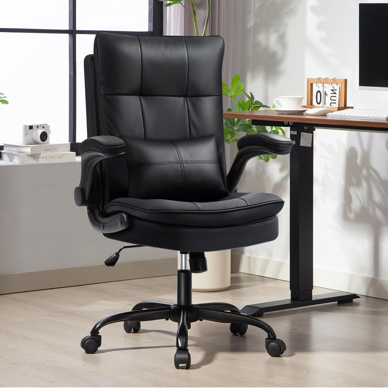 Ergonomischer Bürostuhl | Kratzfestes Kunstleder | Klappbare Armlehnen | 150 kg