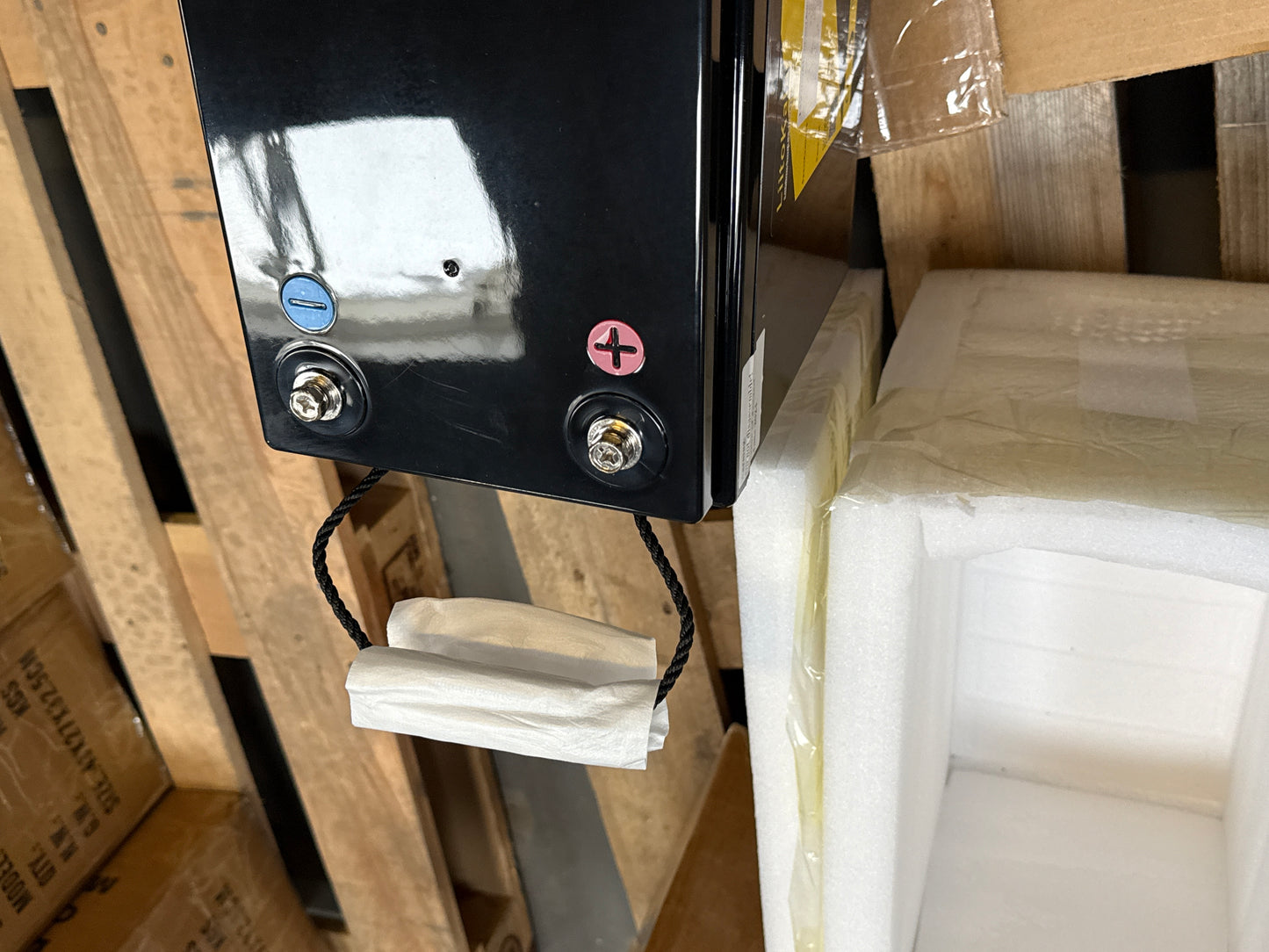 12V 200Ah LiFePO4 Akku mit BMS für Solar & Speicher