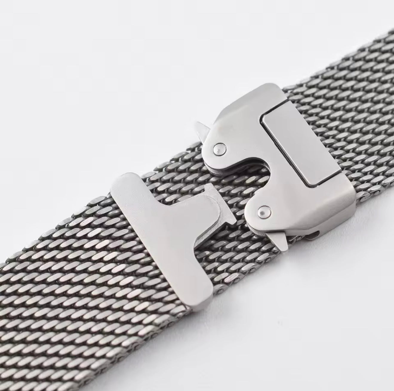 Apple Milanese Titan Milano Armband + Elastischer Titan Ring Unisex Set