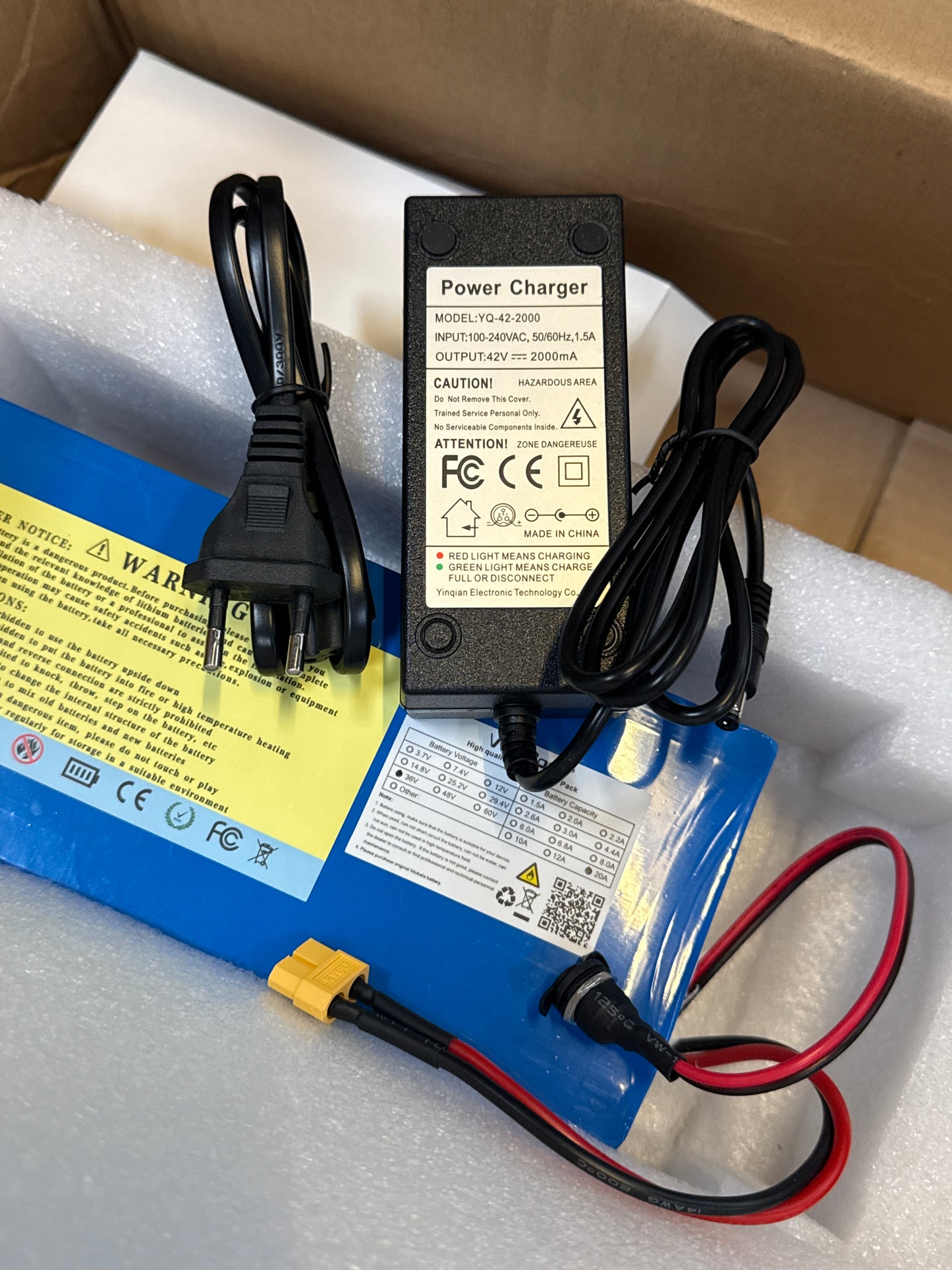VariCore 36V 20Ah Li-Ion Akku Set mit 42V 2A Ladegerät XT60