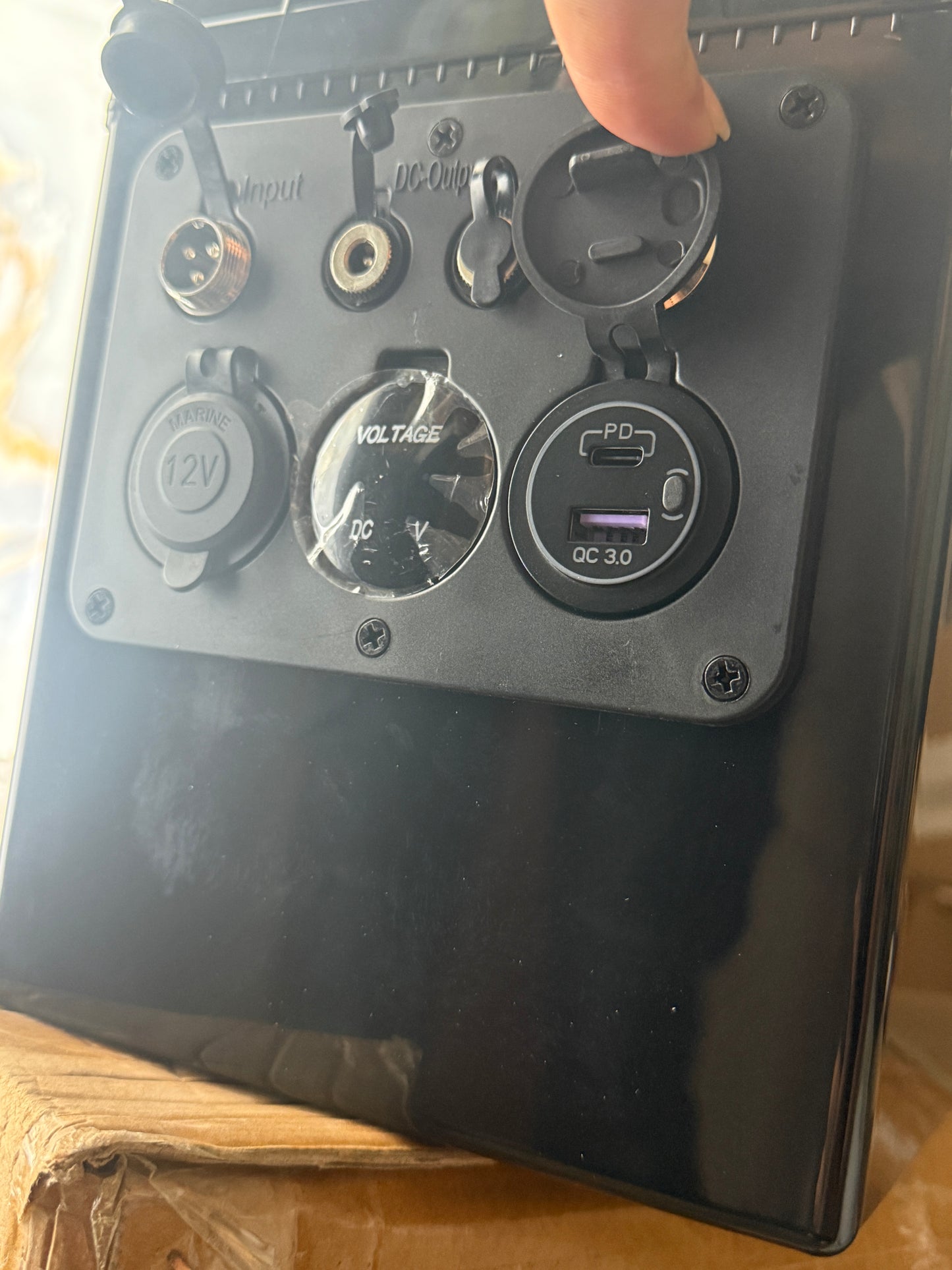 12,8V 150Ah LiFePO4 Batterie mit USB, PD, QC & LED Display